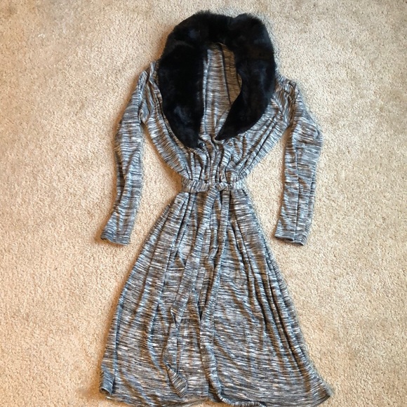 New faux Fur Cardigan in grey and black sweater jacket size large - Picture 2 of 6